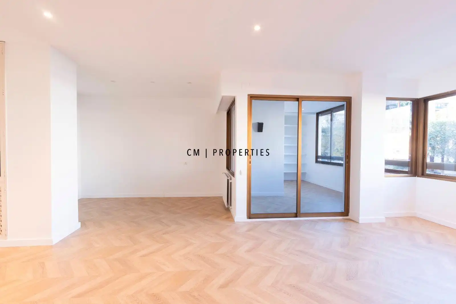 Living room of Flat for sale in Valencia  with Air Conditioner, Heating and Parquet flooring