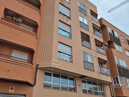 Außenansicht von Wohnungen zum verkauf in  Albacete Capital mit Balkon