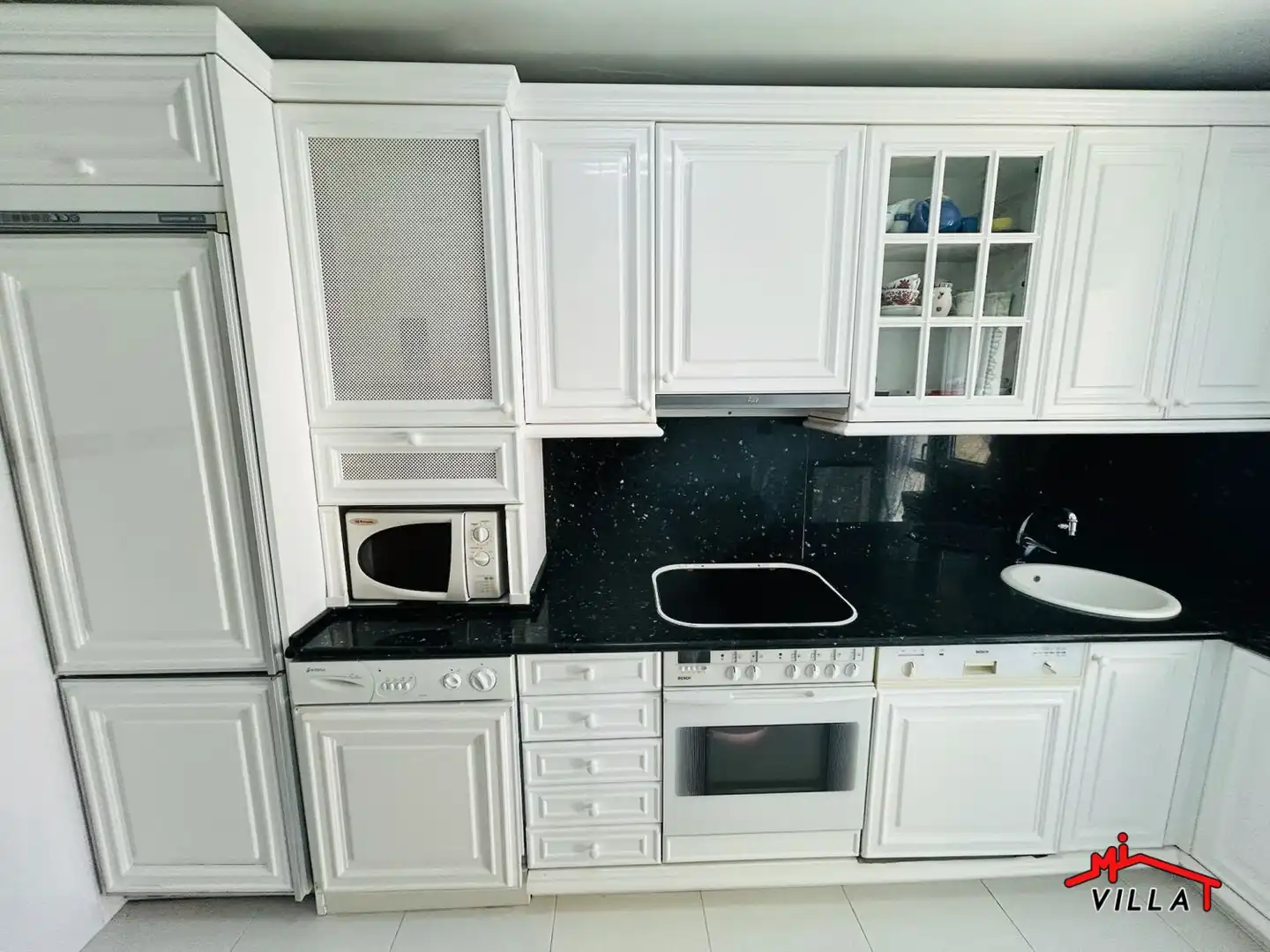 Cocina de Piso en venta en Laredo con Calefacción, Terraza y Amueblado
