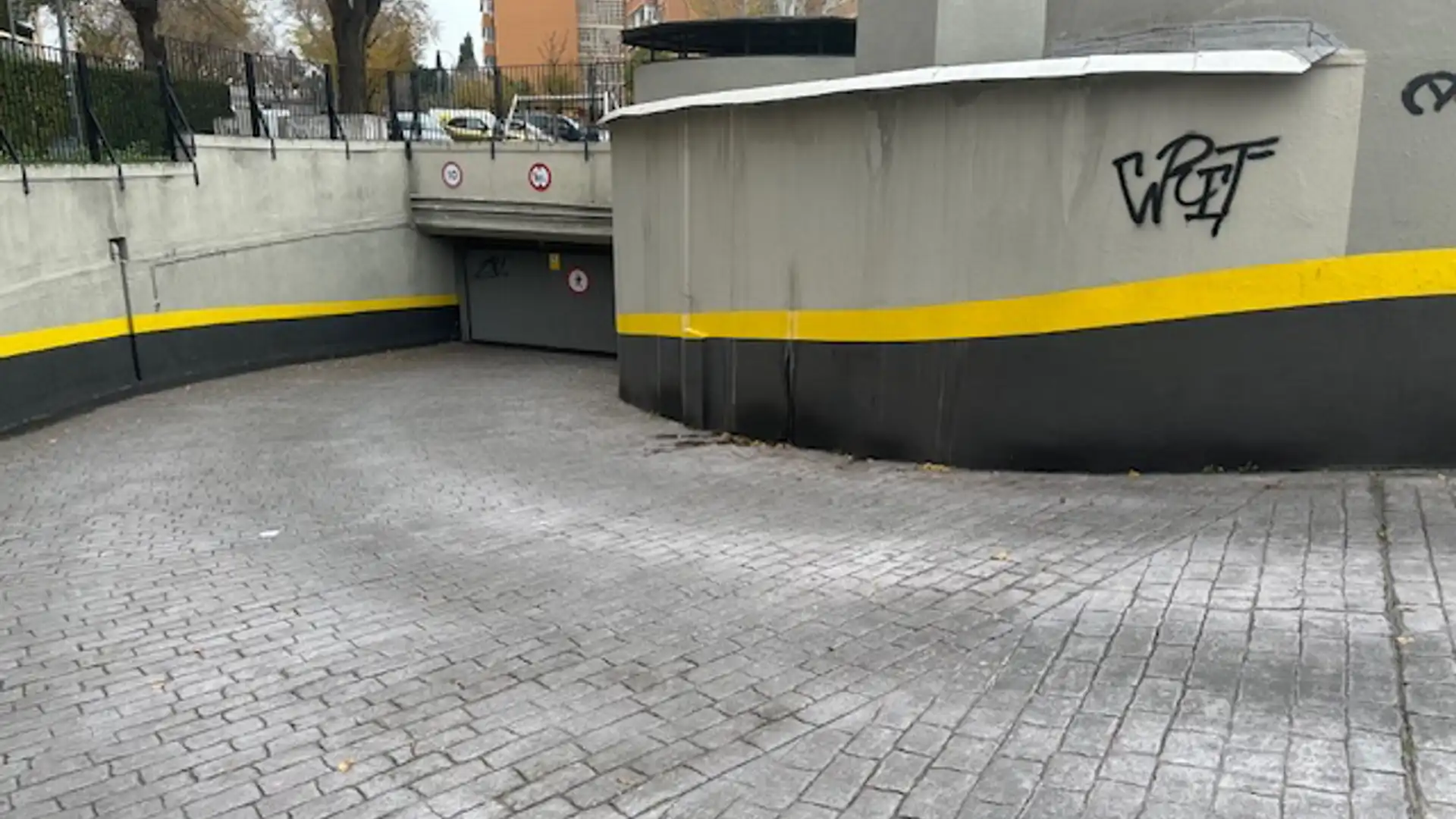 Parking de Garaje en venta en Coslada con Alarma