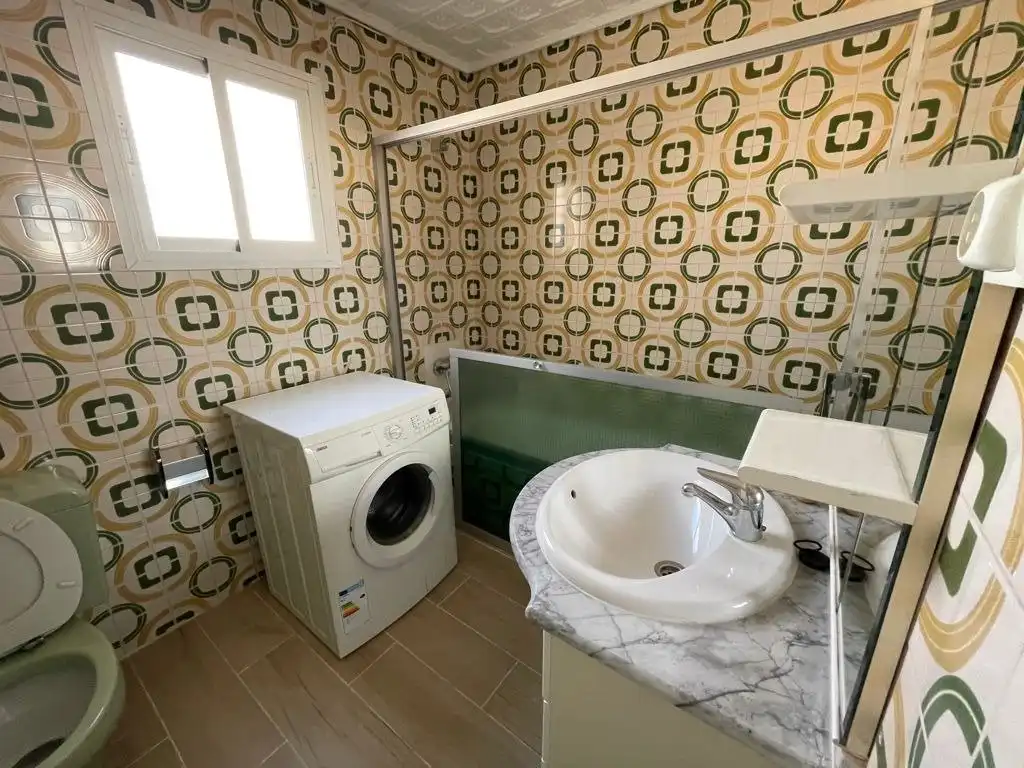 Bathroom of Flat for rent in Elche / Elx  with Furnished