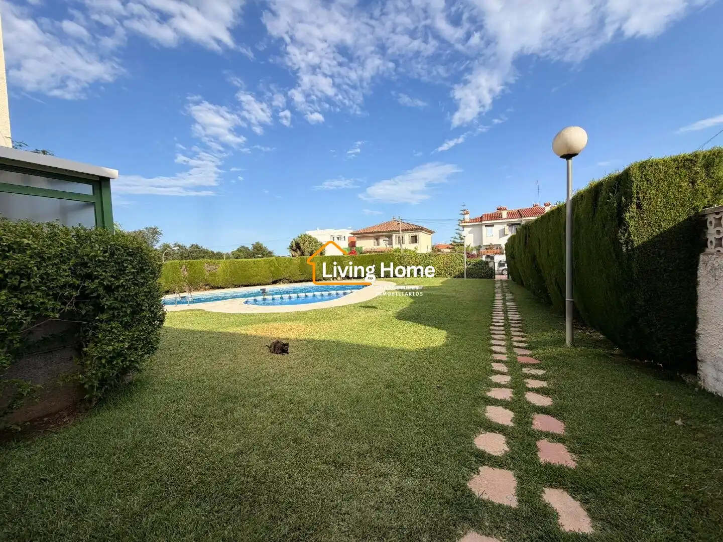 Swimming pool of Flat for sale in Cambrils