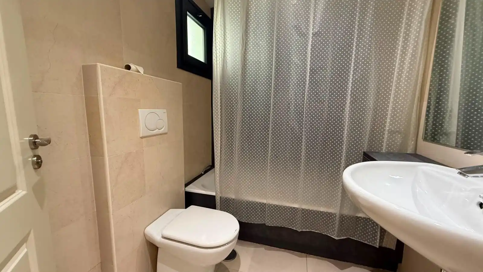 Bany de Pis en venda en Sevilla amb Aire condicionat, Calefacció i Traster