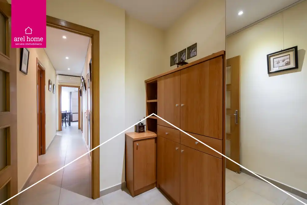 Flat for sale in Esplugues de Llobregat  with Air Conditioner