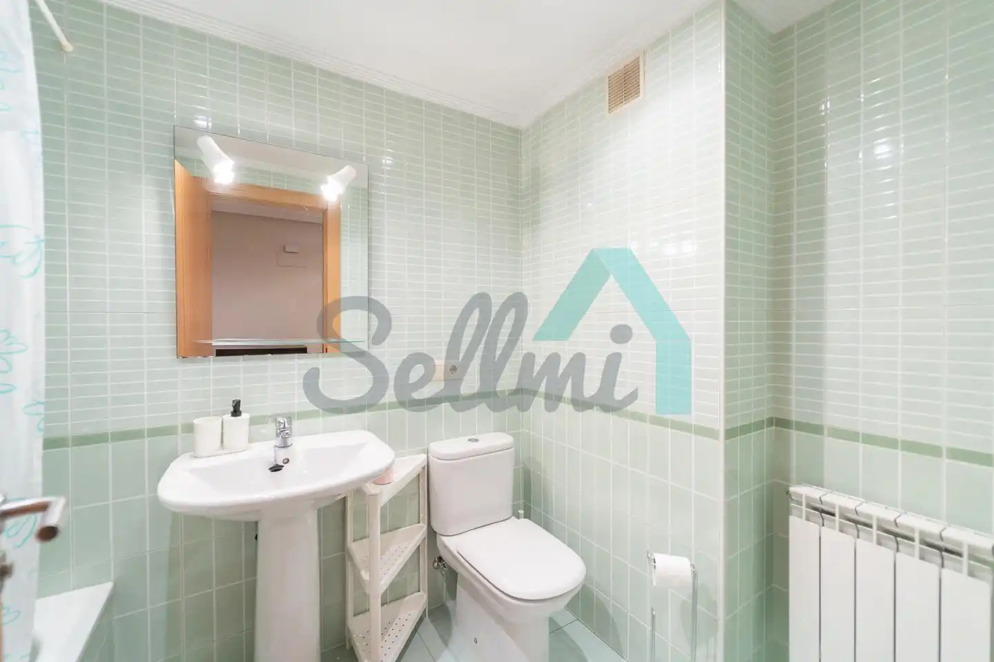 Bathroom of Flat for rent in San Martín del Rey Aurelio  with Heating, Furnished and Balcony