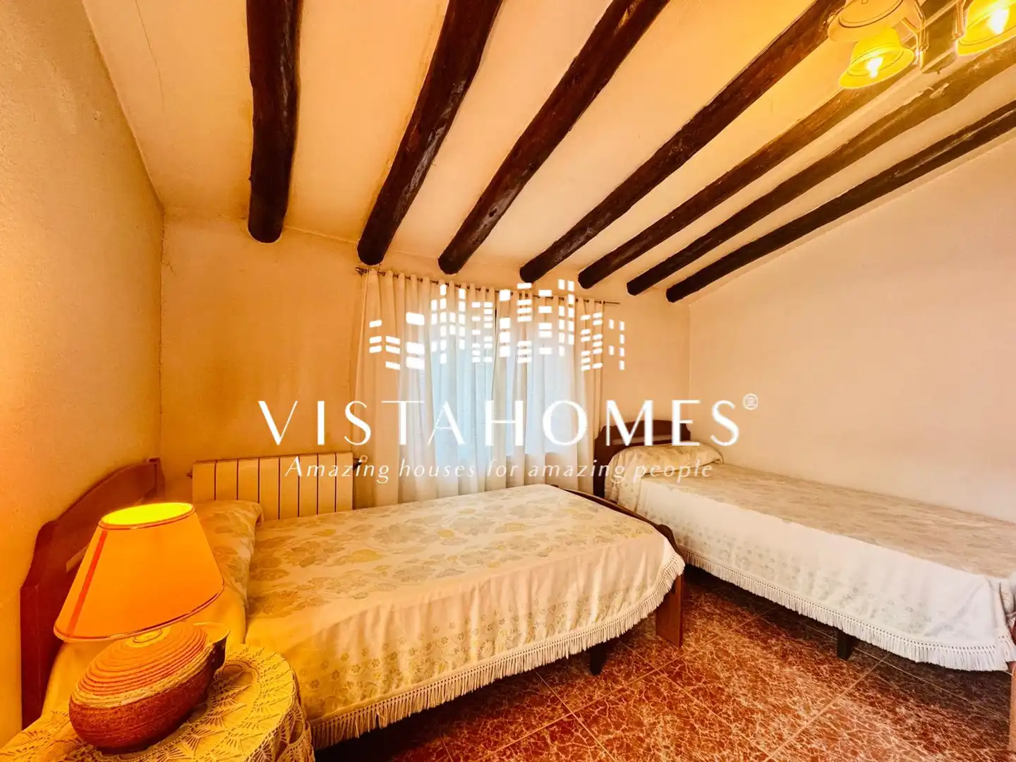 Habitación de Casa adosada en venta en Chinchón con Calefacción, Jardín privado y Terraza