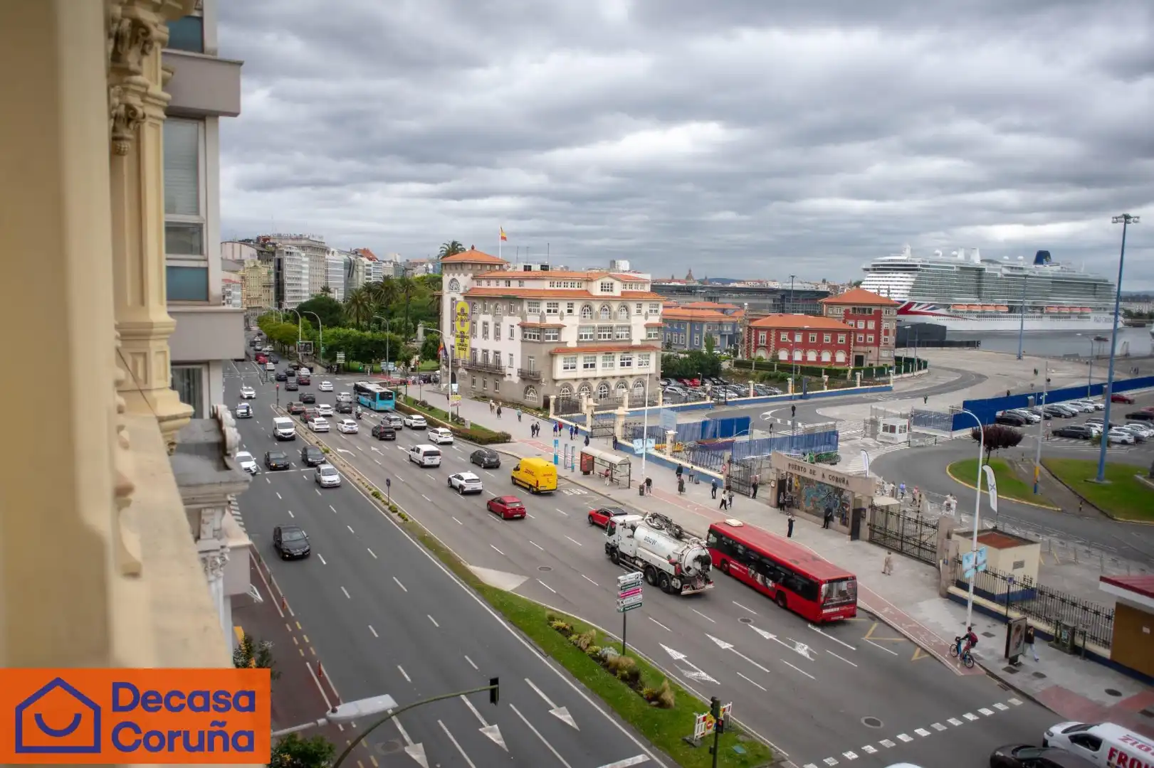 Außenansicht von Wohnung zum Verkauf in A Coruña Capital  mit Abstellraum und Alarm