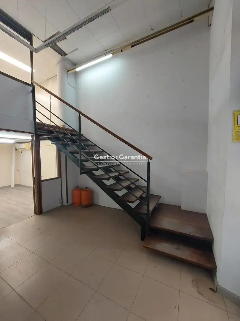 Local comercial de lloguer a Comte Borrell, imagen 3