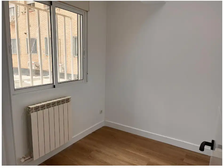 Bedroom of Flat for sale in Zaragoza  with Heating