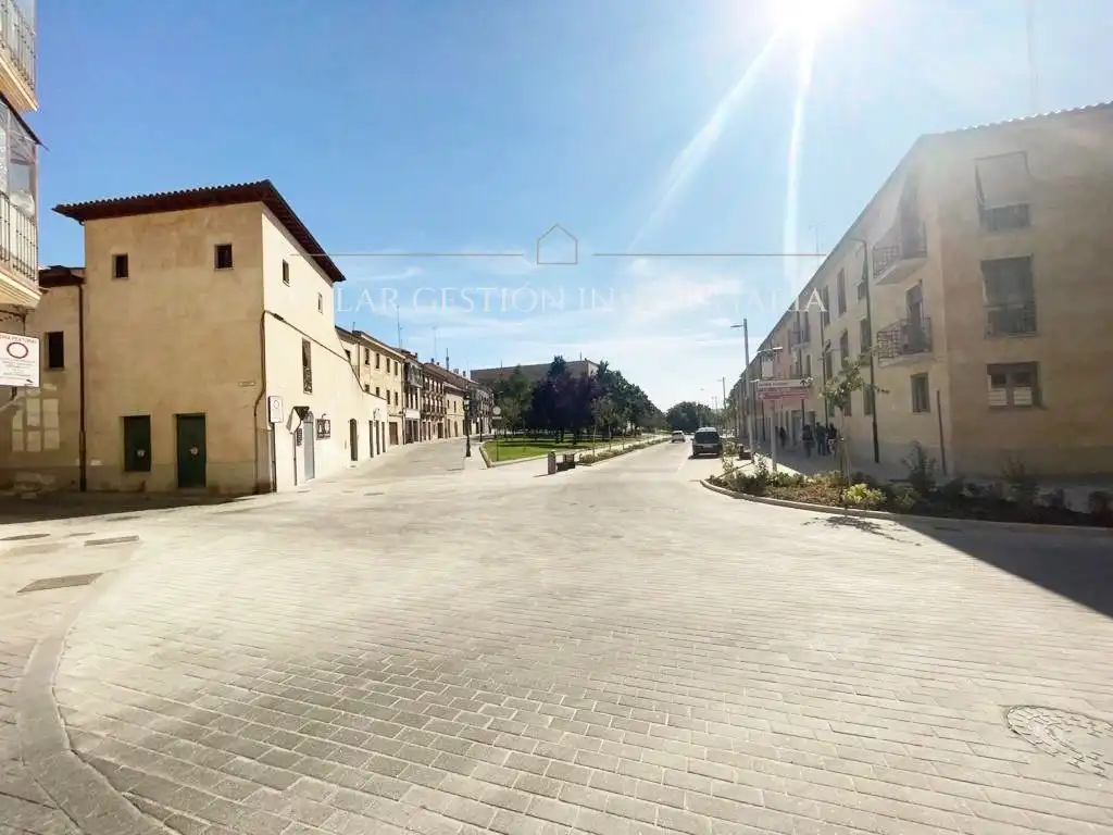Vista exterior de Piso de alquiler en Salamanca con Calefacción, Parquet y Amueblado