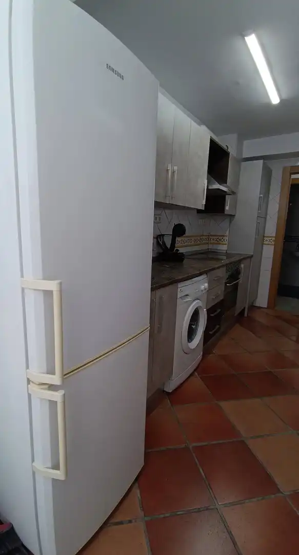 Cocina de Piso para compartir en Granada con Aire acondicionado, Terraza y Amueblado
