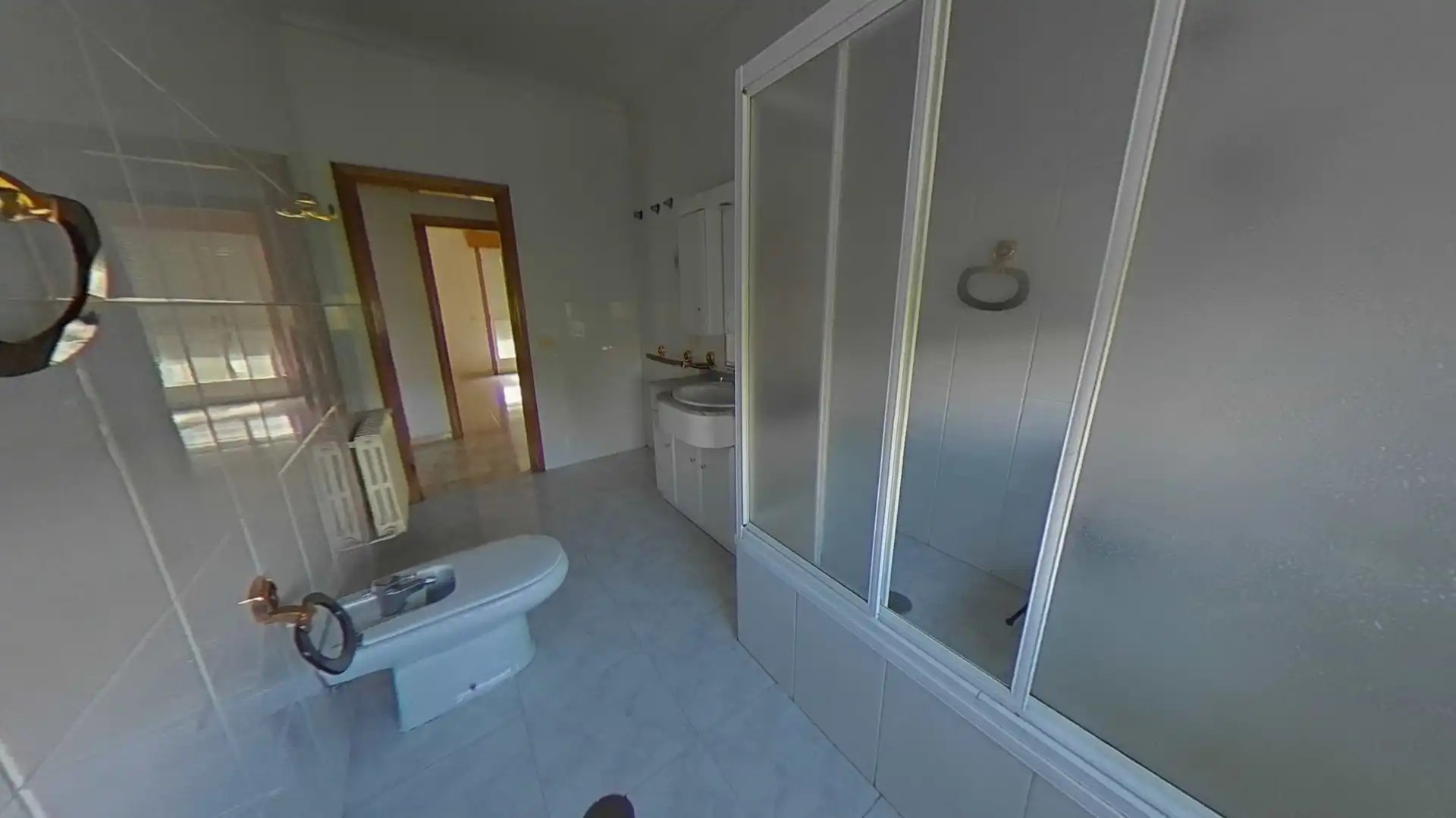 Bany de Casa o xalet en venda en Entrimo amb Calefacció, Jardí privat i Terrassa