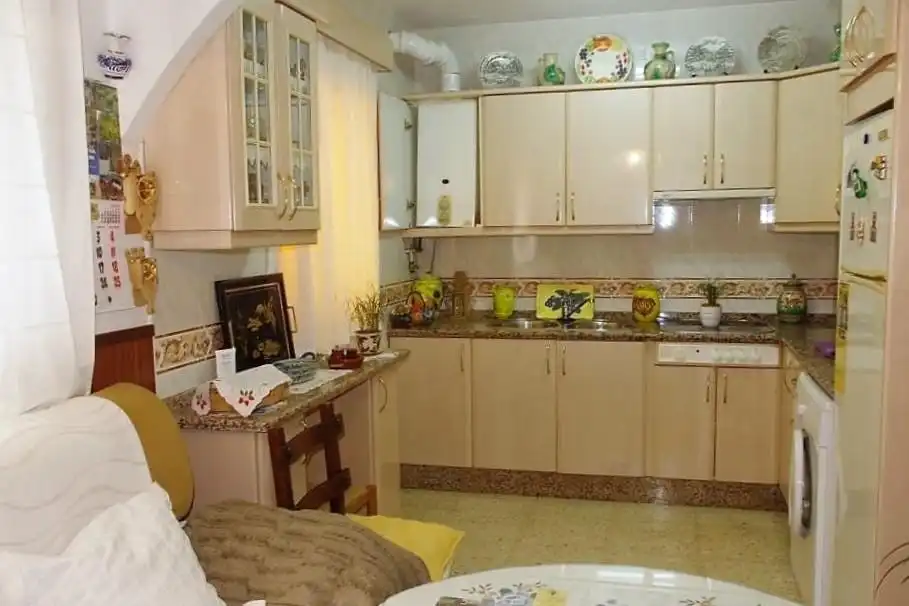 Cuina de Casa adosada en venda en Coria amb Jardí privat i Balcó