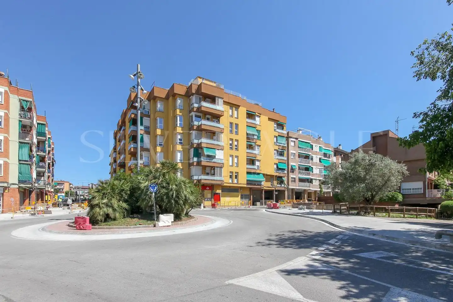 Vista exterior de Pis en venda en Montornès del Vallès amb Balcó i Alarma