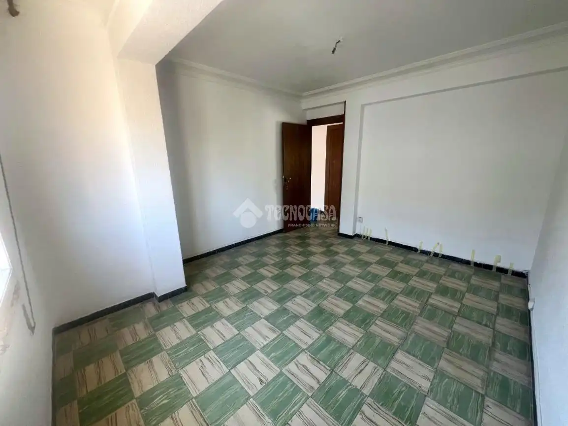 Flat for sale in Zaragoza  with Balcony