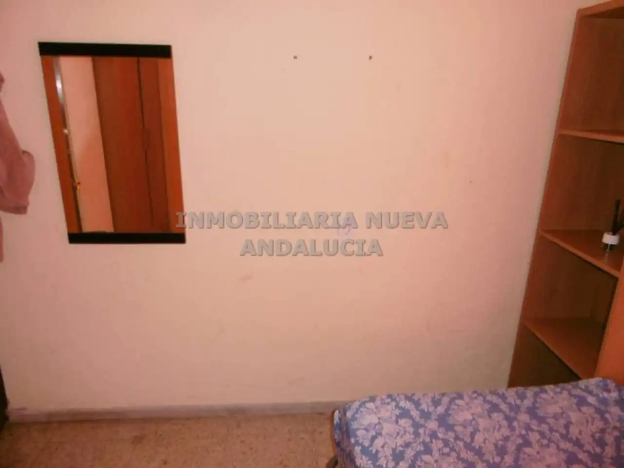 Dormitori de Pis de lloguer en Almería amb Moblat