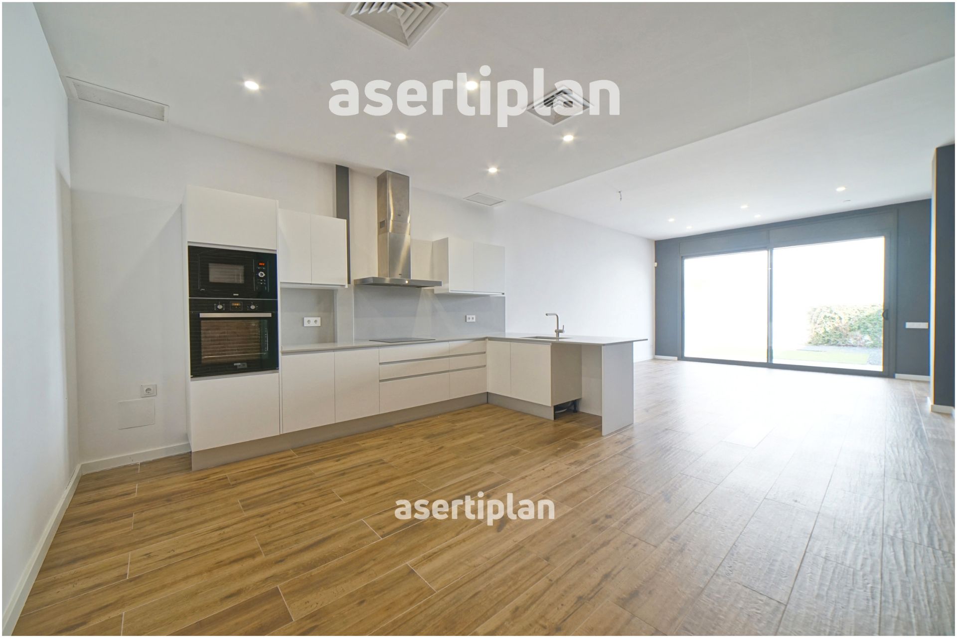 Cuina de Casa o xalet de lloguer en Mataró amb Aire condicionat, Calefacció i Jardí privat