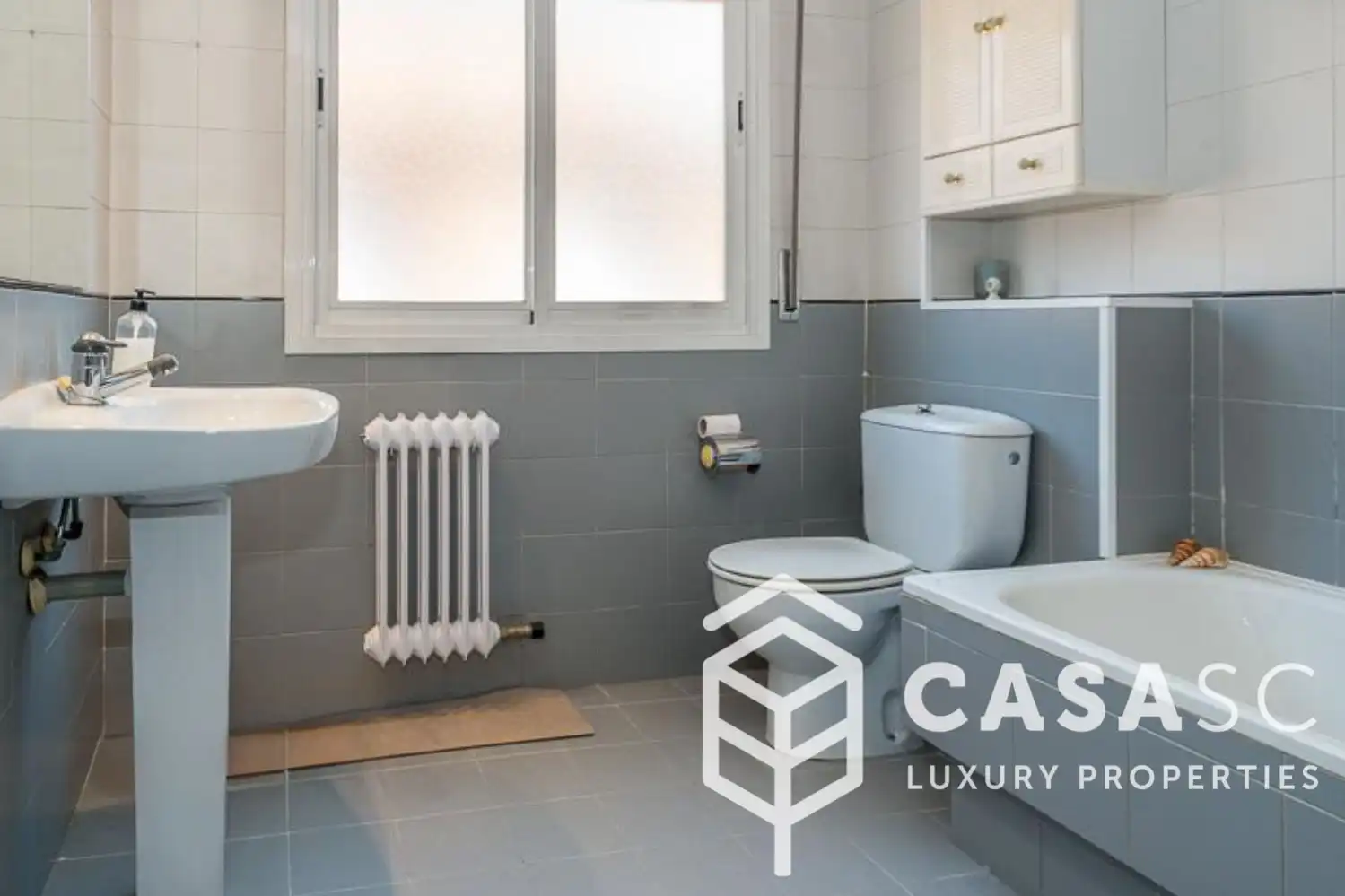 Baño de Casa adosada de alquiler en Sant Cugat del Vallès con Calefacción, Terraza y Trastero