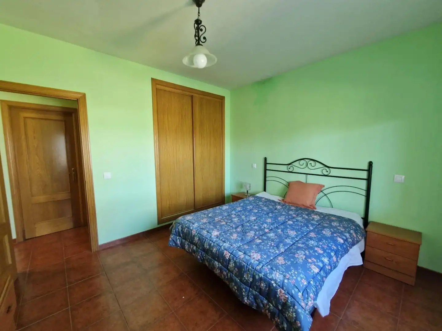 Bedroom of Houses for sale in Plasencia  with Air Conditioner, Private garden and Terrace