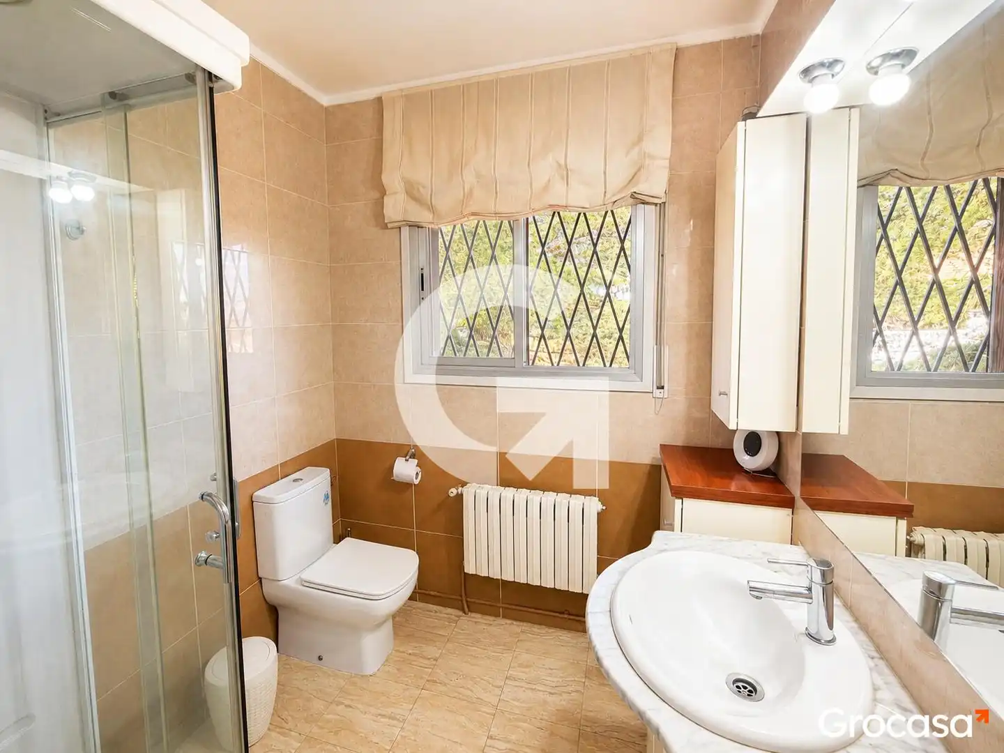 Bany de Casa o xalet en venda en Vallirana amb Jardí privat, Terrassa i Traster