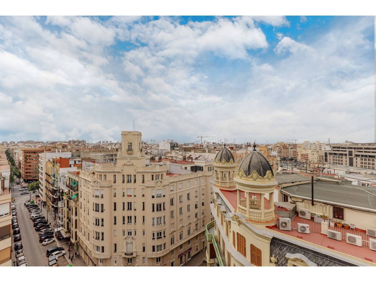 Vista exterior de Àtic en venda en  Valencia Capital amb Terrassa i Balcó