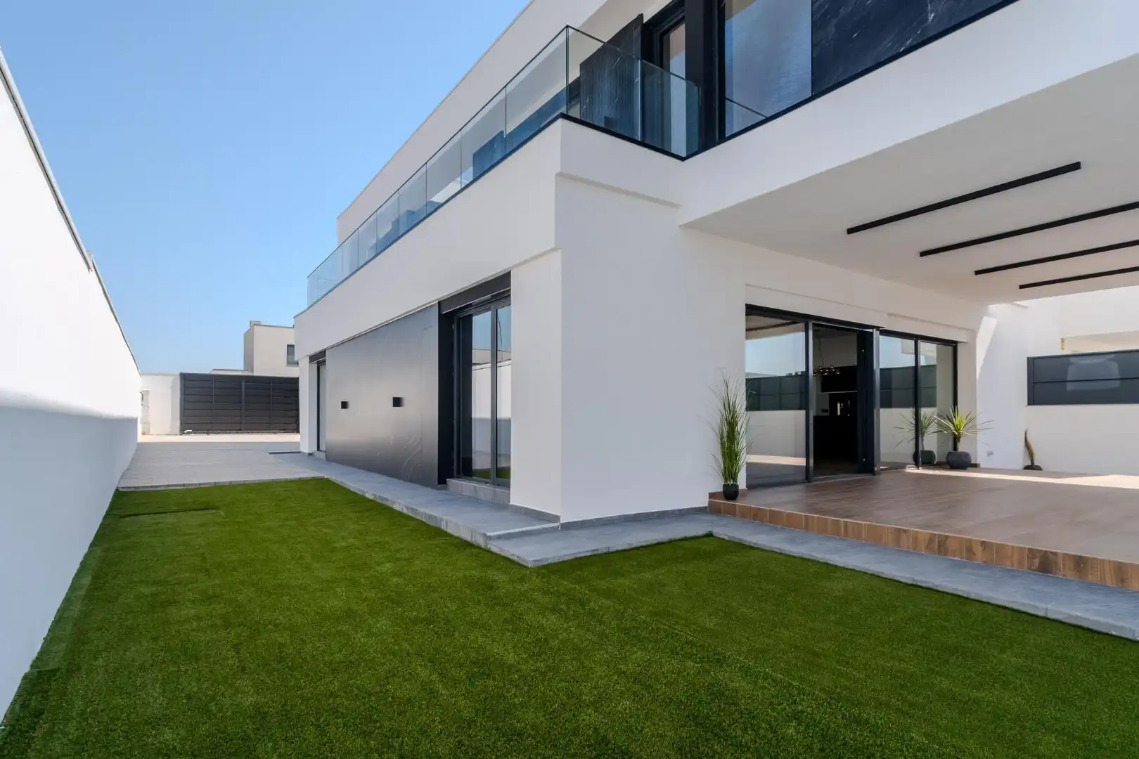 Casa pareada con piscina en venta en Calle Calle Tallín, imagen 47