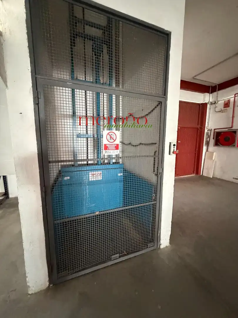 Fabrikhallen zur Miete in Elche / Elx