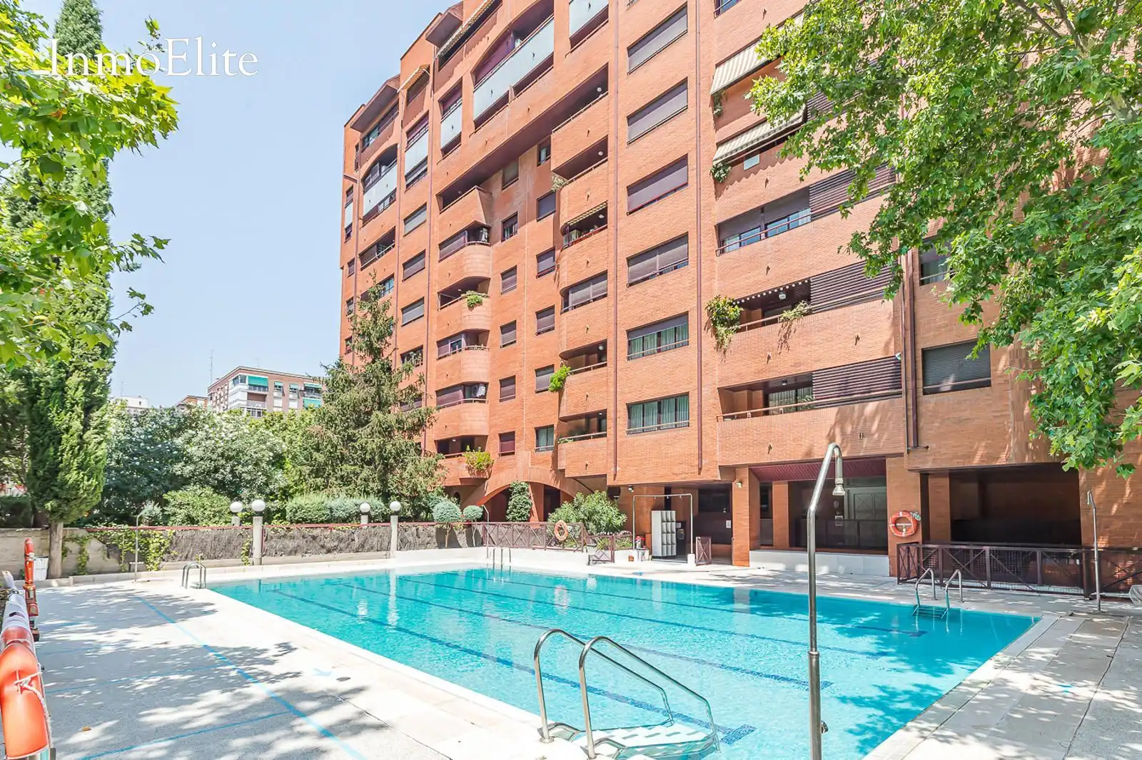 Piscina de Piso en venta en Madrid con Aire acondicionado, Calefacción y Parquet