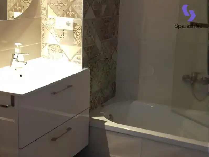 Baño de Apartamento en venta en Valencia con Calefacción, Amueblado y Piscina comunitaria
