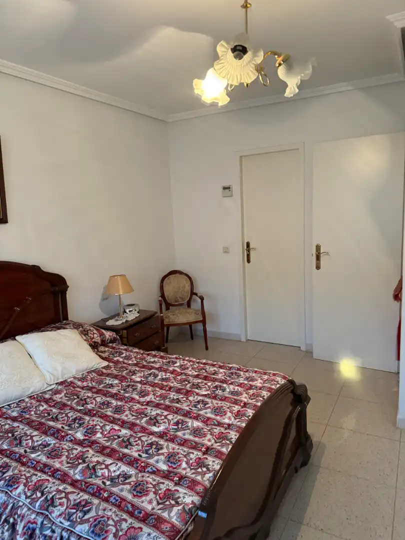 Casa adosada en venta en Calle Castillo de Rena, Avenida Elvas