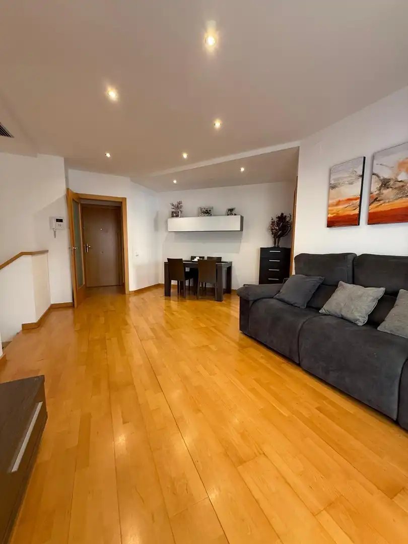 Wohnzimmer von Maisonette zum Verkauf in L'Hospitalet de Llobregat mit Klimaanlage, Heizung und Parkett