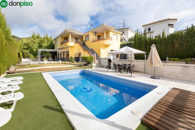 Casa-chalet en Venta en Calle de las Piedras en Huétor de Santillán