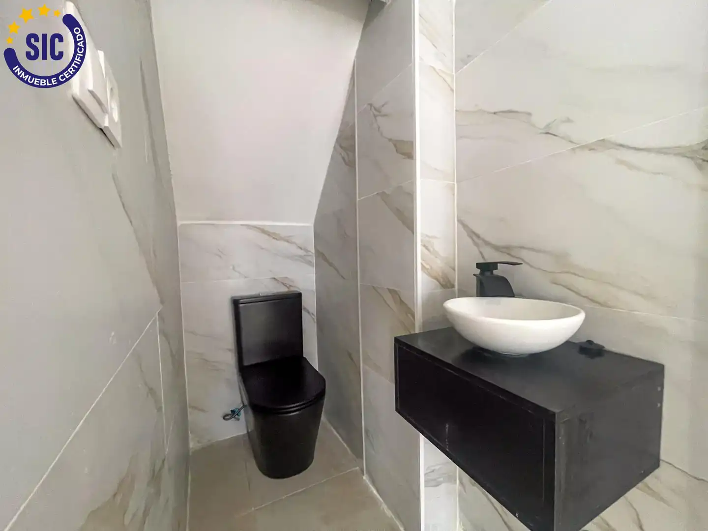 Bathroom of Houses for sale in Requena  with Balcony