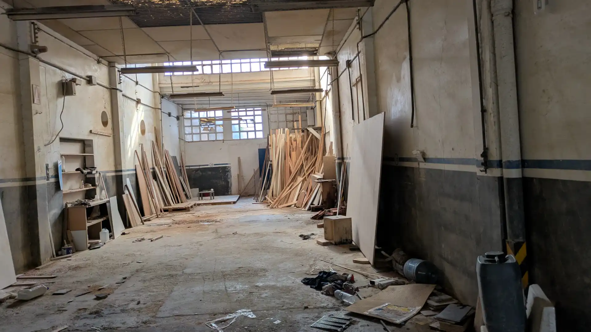 Industrial building for sale in Carrer de l'Estadella 48