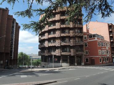 Pis amb balcó en venda a Paseo San Roque 46