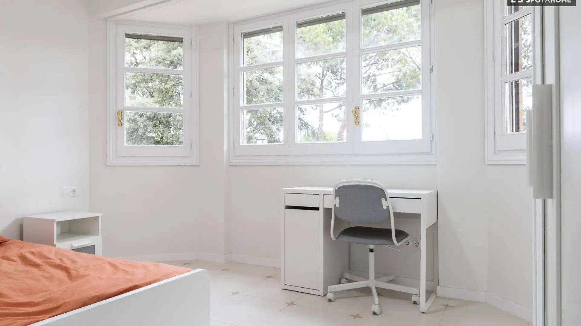 Dormitori de Pis per a compartir en Boadilla del Monte amb Aire condicionat, Terrassa i Moblat