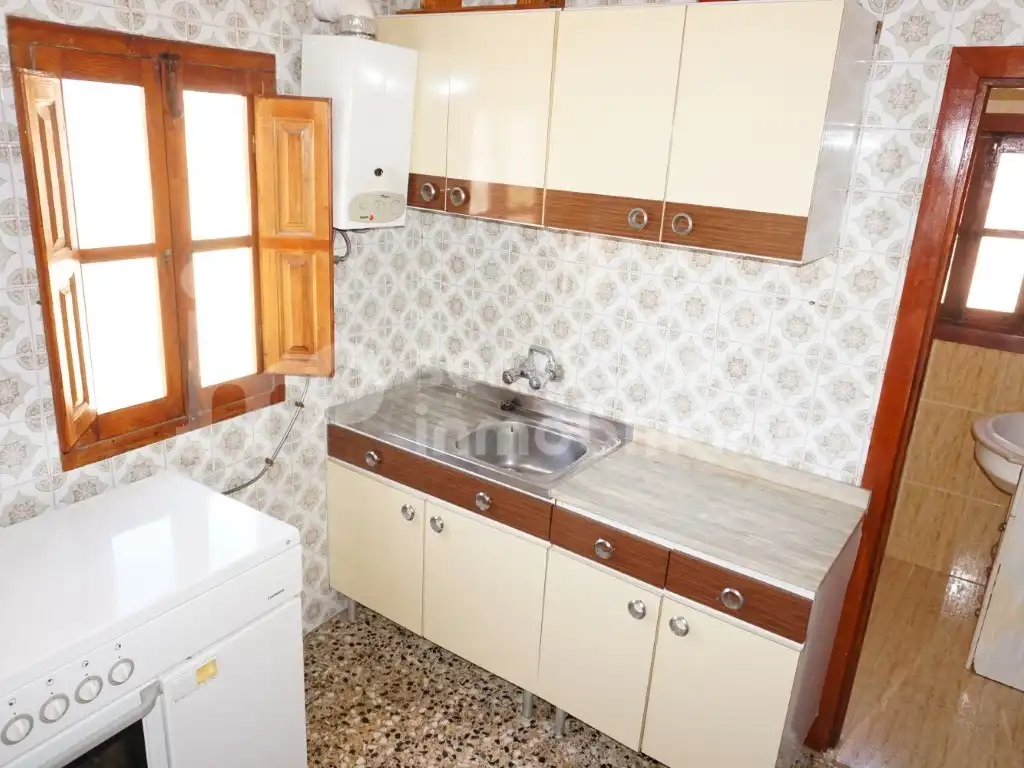 Cocina de Casa adosada en venta en Benamocarra con Jardín privado, Terraza y Amueblado