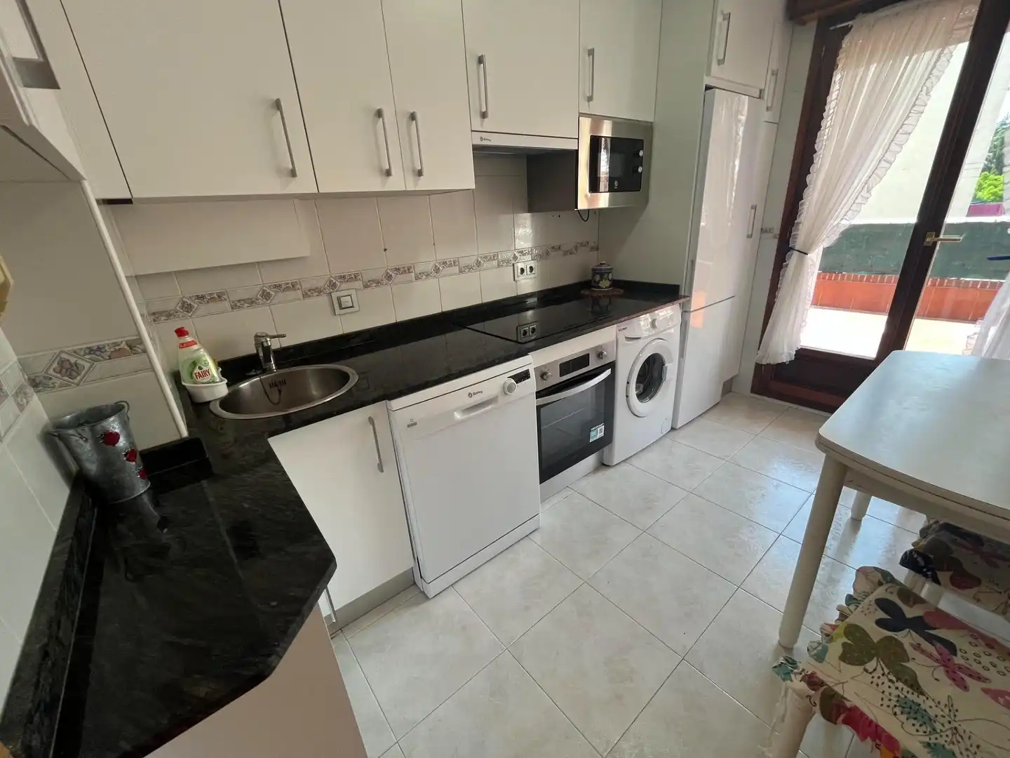 Cuina de Pis en venda en Colindres amb Calefacció, Terrassa i Moblat
