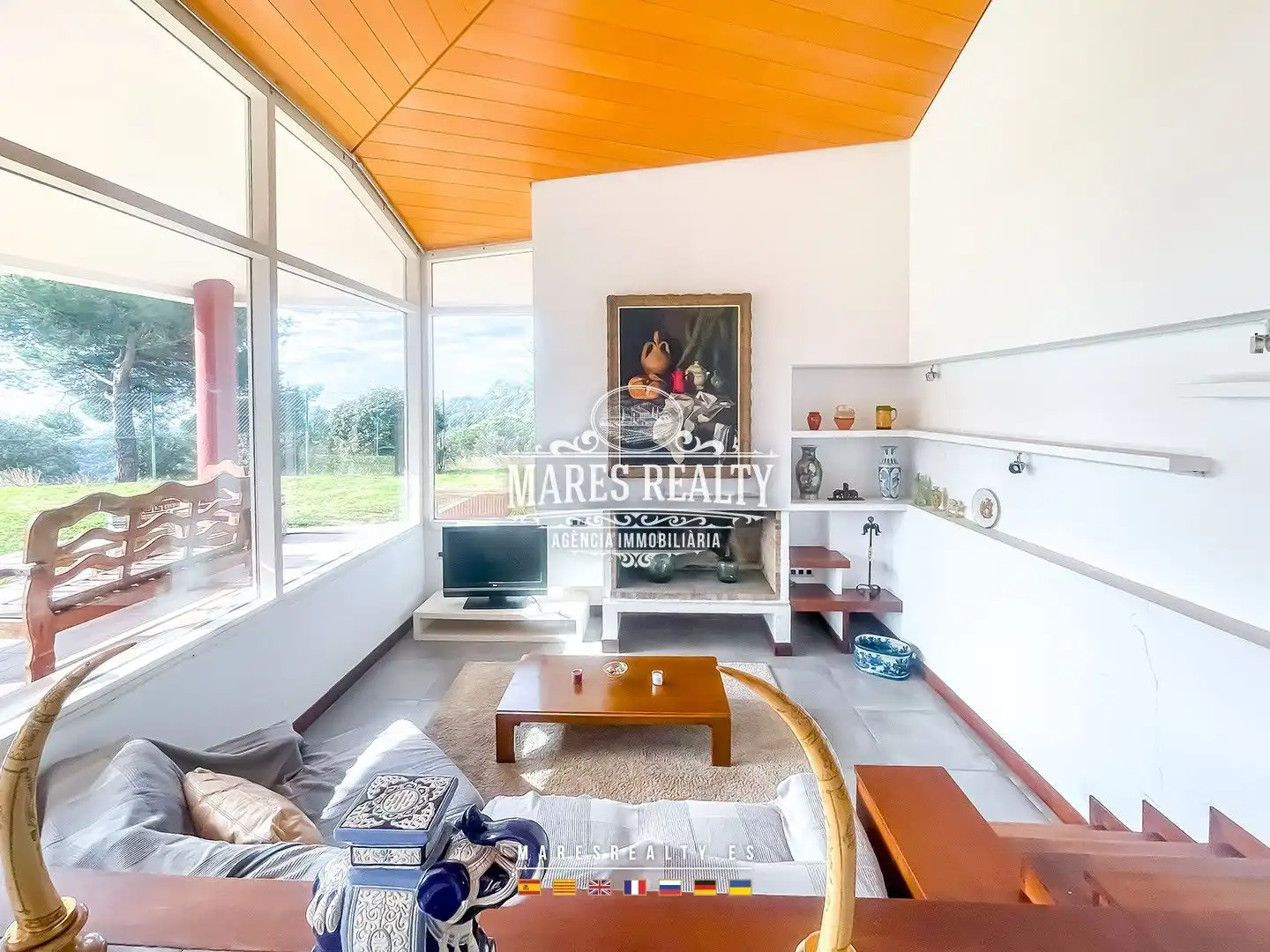Sala d'estar de Casa o xalet en venda en Mataró amb Calefacció, Jardí privat i Terrassa