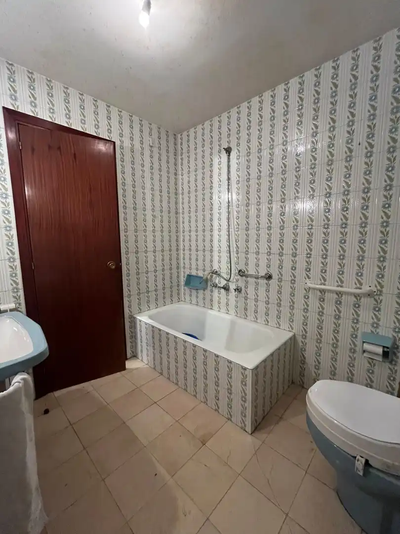 Badezimmer von Wohnung zum Verkauf in A Coruña Capital  mit Heizung