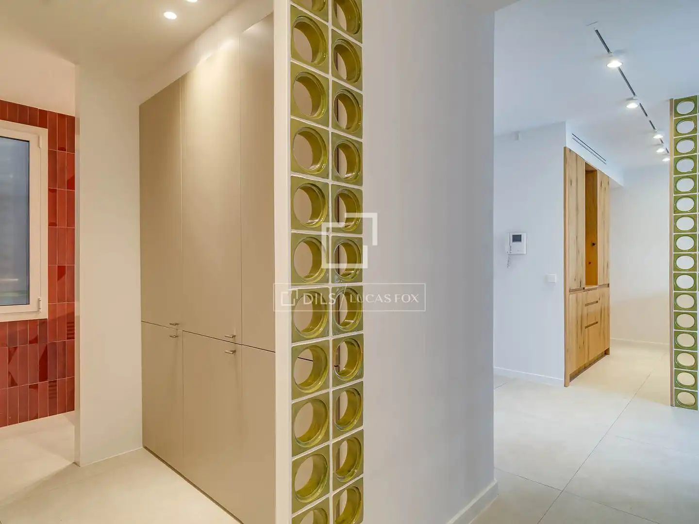 Wohnung zum Verkauf in Barcelona mit Heizung, Terrasse und Abstellraum