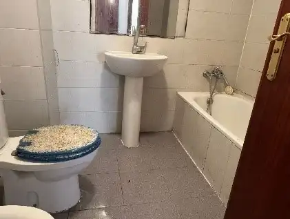 Bathroom of Flat for sale in Sabiñánigo  with Storage room and Balcony