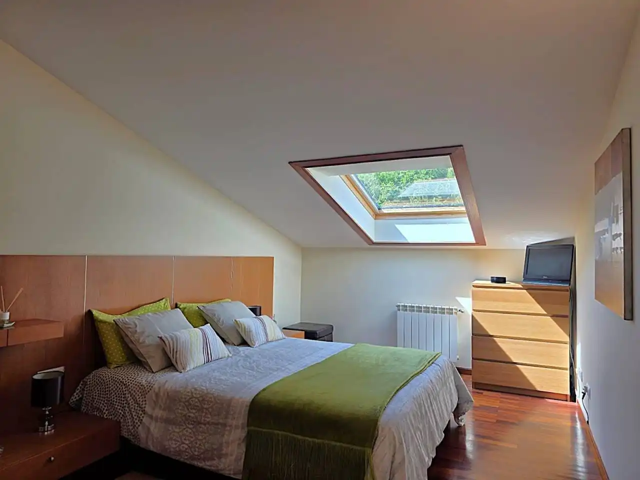 Schlafzimmer von Einfamilien-Reihenhaus zum Verkauf in Sada (A Coruña) mit Klimaanlage, Heizung und Privatgarten
