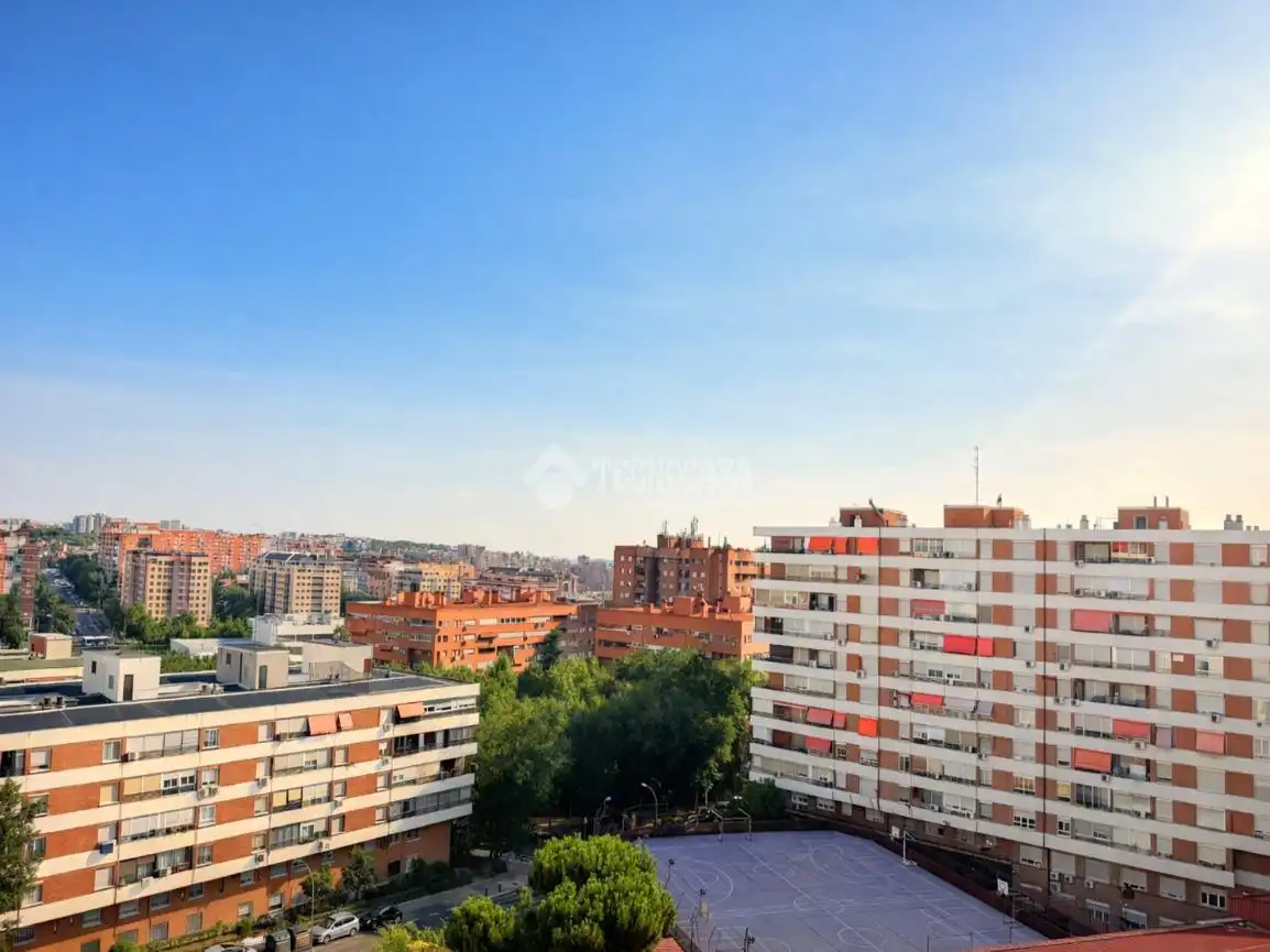 Außenansicht von Wohnung zum Verkauf in Madrid