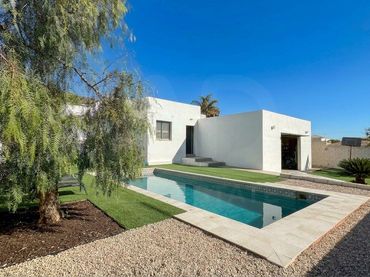 Detached house with pool for sale in Casabermeja