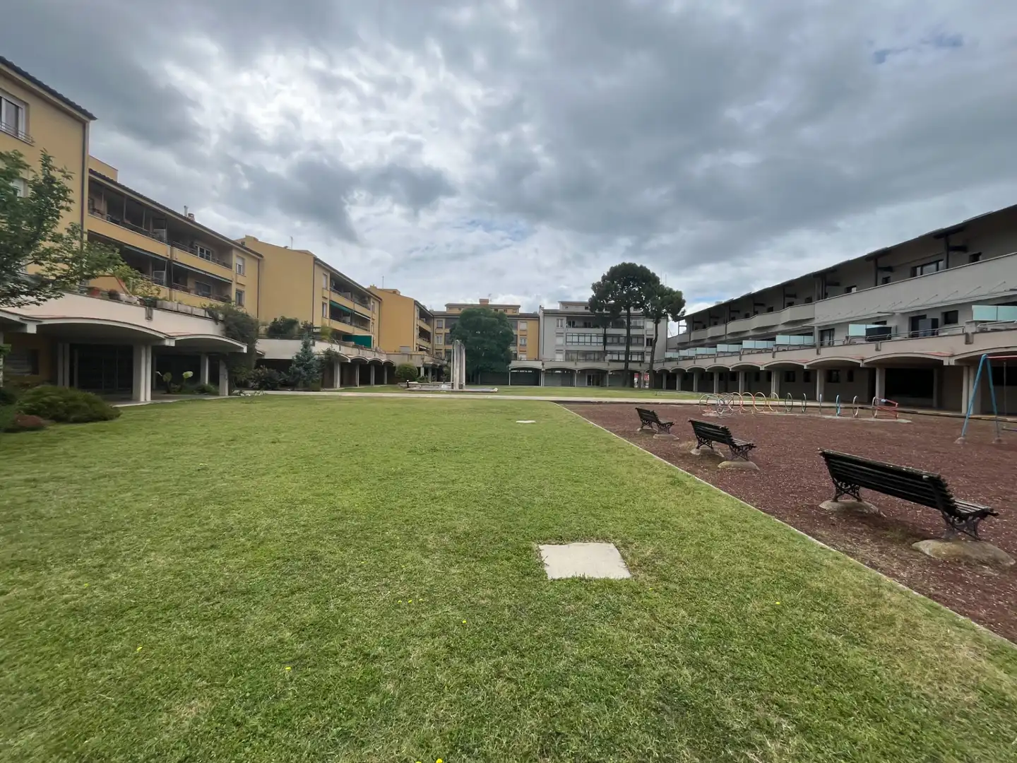 Vista exterior de Piso en venta en Girona con Calefacción, Terraza y Balcón