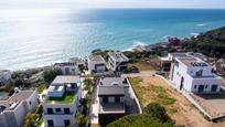 Vista exterior de Casa o xalet en venda en Arenys de Mar amb Aire condicionat, Calefacció i Jardí privat