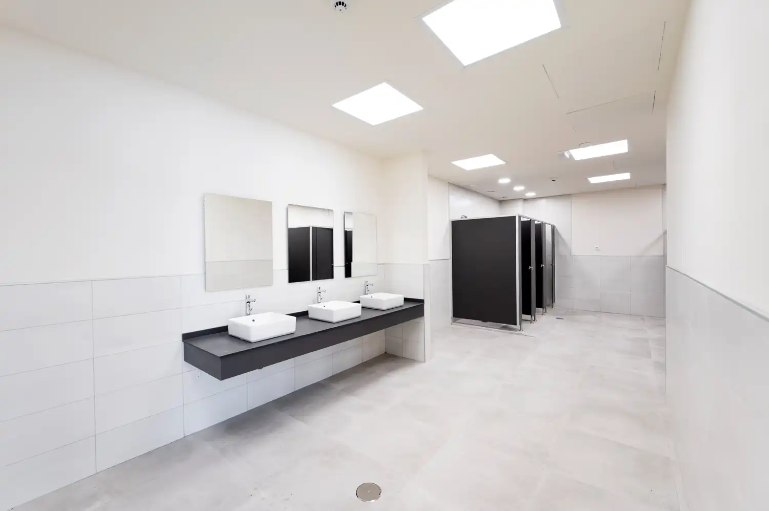 Badezimmer von Fabrikhallen zur Miete in Azuqueca de Henares