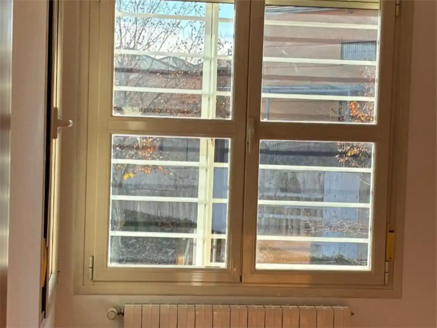 Vista exterior de Pis en venda en Paracuellos de Jarama amb Aire condicionat i Piscina