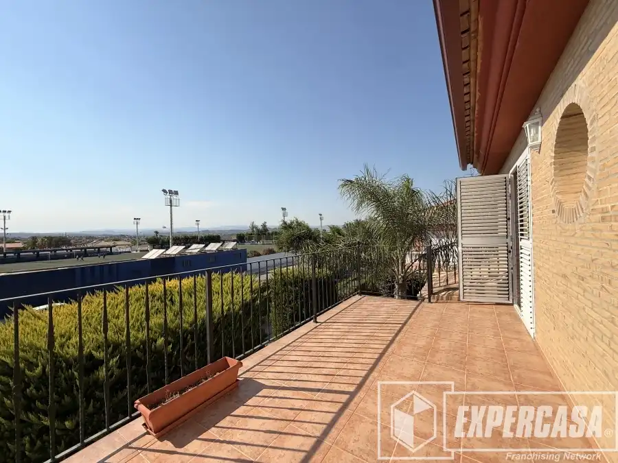 Terrassa de Casa o xalet en venda en Riba-roja de Túria amb Aire condicionat, Calefacció i Terrassa
